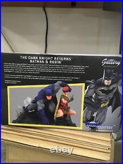 The Dark Knight Returns Batman & Robin Gallery PVC Diorama DST 2019 NIB
