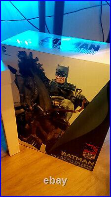 The Dark Knight Returns Call To Arms Statue