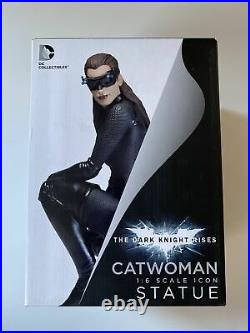 The Dark Knight Rises Catwoman/Anne Hathaway 1/6 Scale Statue ICON Box Damage