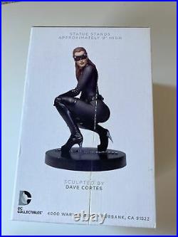 The Dark Knight Rises Catwoman/Anne Hathaway 1/6 Scale Statue ICON Box Damage