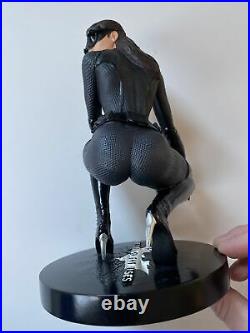 The Dark Knight Rises Catwoman/Anne Hathaway 1/6 Scale Statue ICON Box Damage