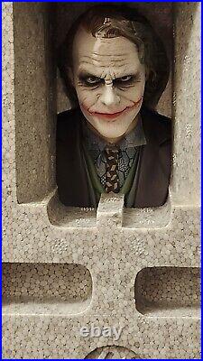 The Dark Knight The Joker 1/4th Scale Collectible Bust Hot Toys 2008 FREE SHIP