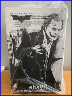 The Joker The Dark Knight Premium Format Sideshow Collectibles Exclusive Figure