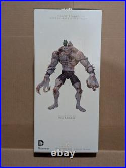 Titan Joker DC Collectibles Batman Arkham Asylum Deluxe 11.5 Inch Action Figure