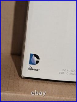 Titan Joker DC Collectibles Batman Arkham Asylum Deluxe 11.5 Inch Action Figure