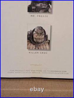 Titan Joker DC Collectibles Batman Arkham Asylum Deluxe 11.5 Inch Action Figure