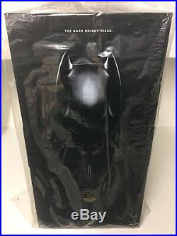 US Seller Hot Toys Batman 1/4 Scale The Dark Knight Rises QS001 Bruce Wayne New